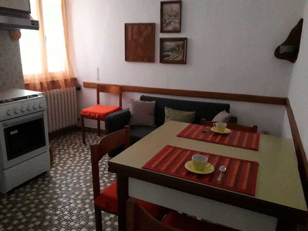 Casa Teresina - Corenno Plinio Lago Di Como Appartement Dervio Buitenkant foto
